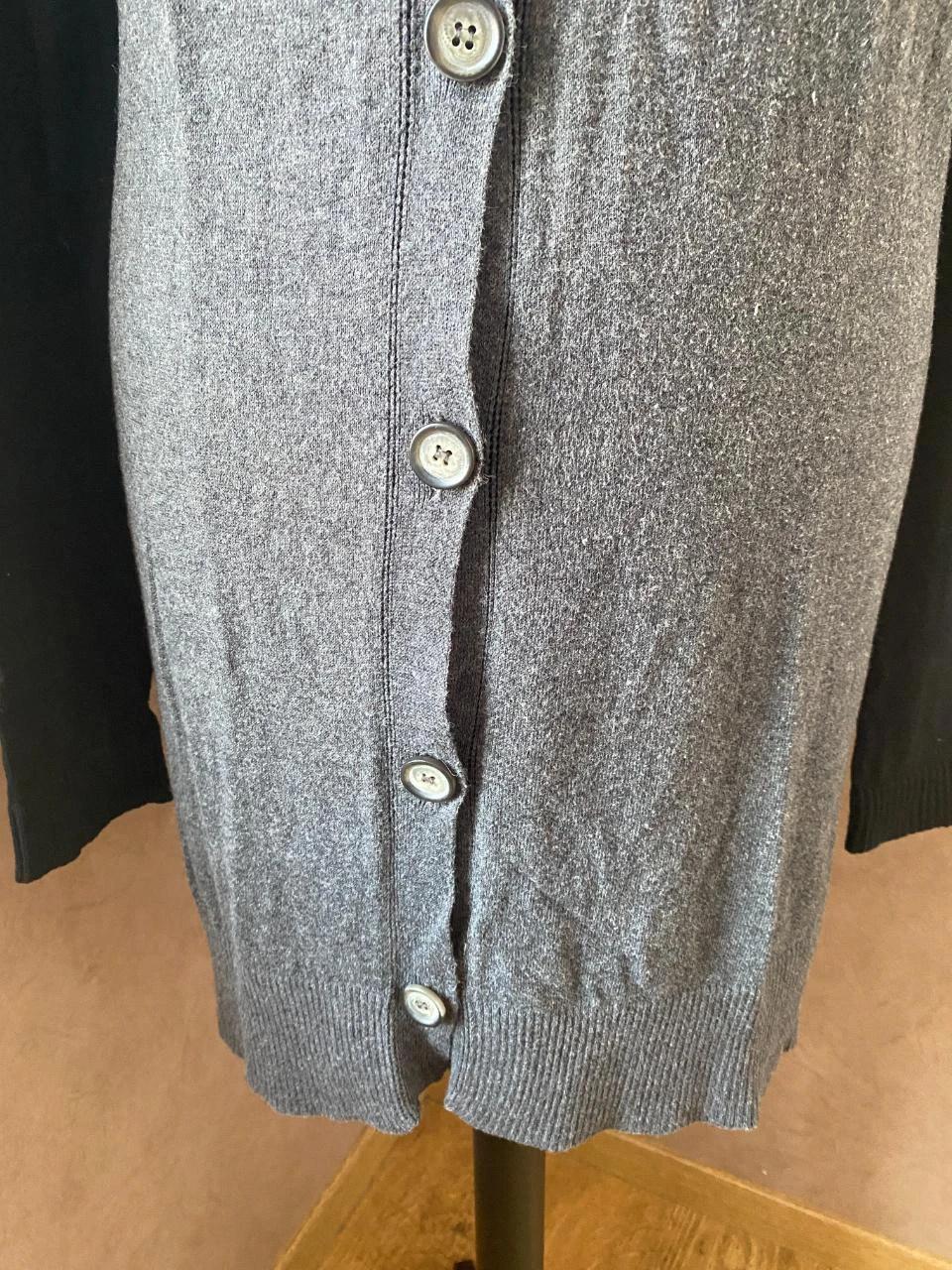 Lang grijs gemêleerd & zwart IKKS vest maat 40 – katoen, kasjmier, chique casual stijl – photo 6